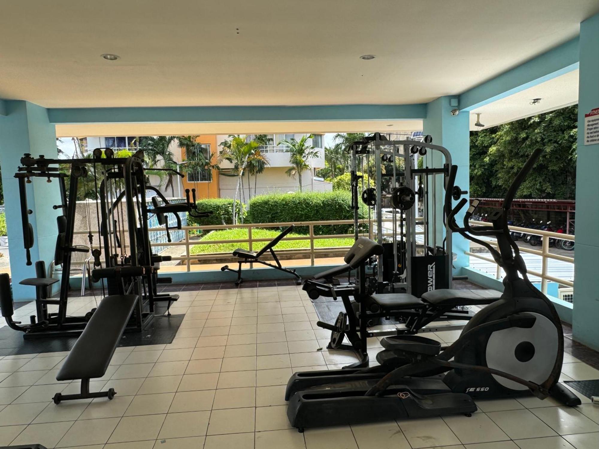 Mina 美景公寓酒店 Pattaya Esterno foto