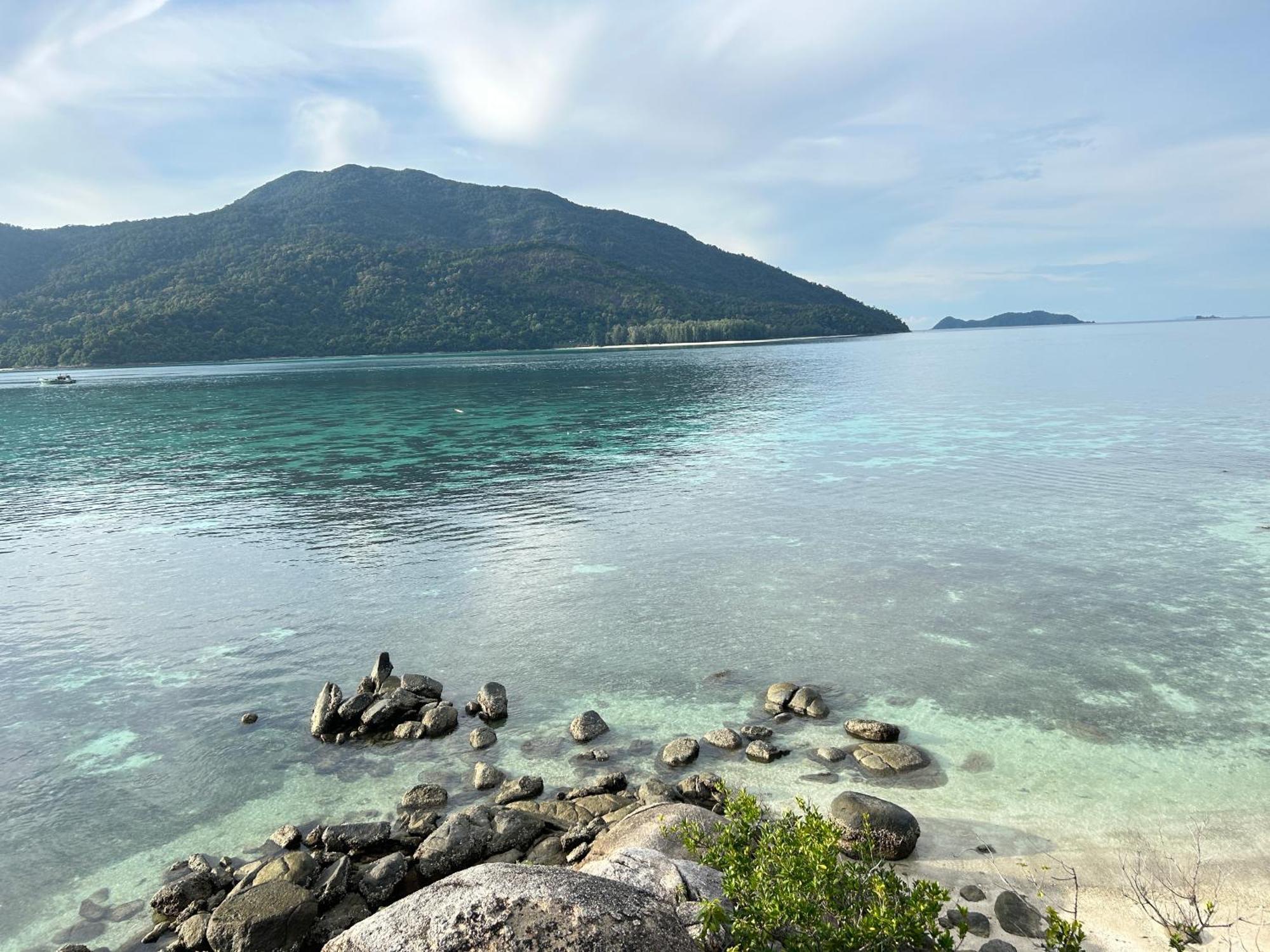 Mina 美景公寓酒店 Pattaya Esterno foto